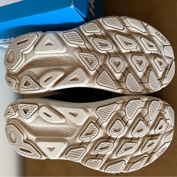 HOKA Clifton 9 Women's Black and Rose Gold sz 5.5D running shoes - Picture 4 of 4